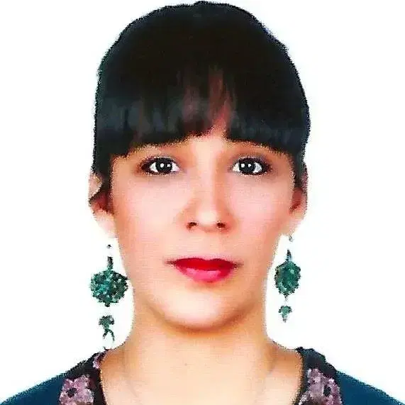 Constanza Elena Calva Corona (Connie)